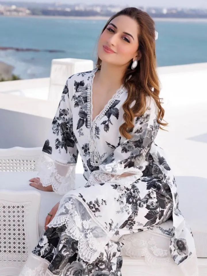 Baroque Design Lawn  70291KT GM143